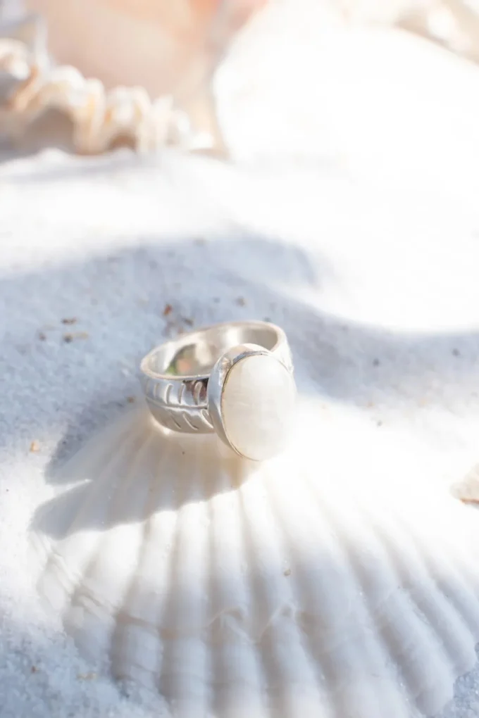 Ring Wide Stone Silver White