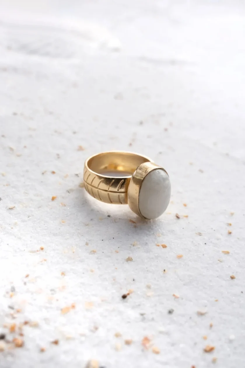Ring Wide Stone Gold White