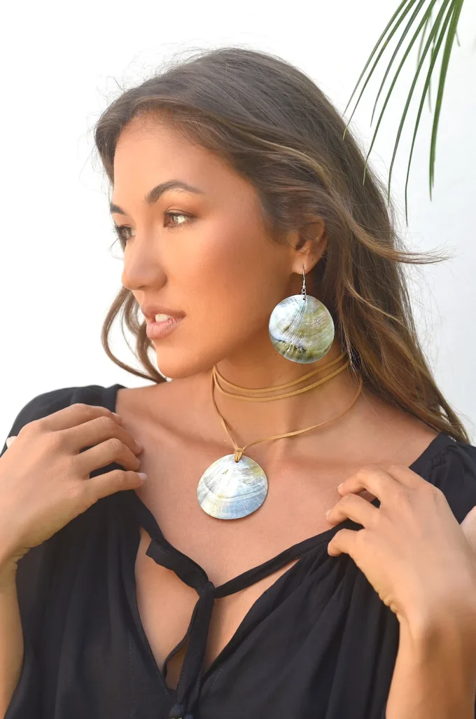 Sand in my Shoes 31 Earring Bali Moon Naturel - Hot Lava