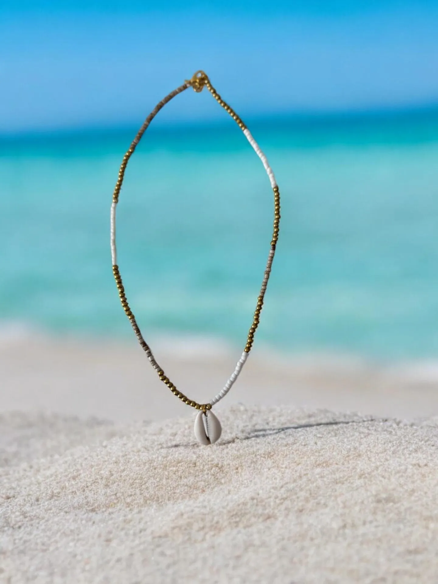 Necklace Bon Bini, Ivory / Gold 1 - Hot Lava 4 Necklace Bon Bini, Ivory / Gold 1 - Hot Lava - Afbeelding 4