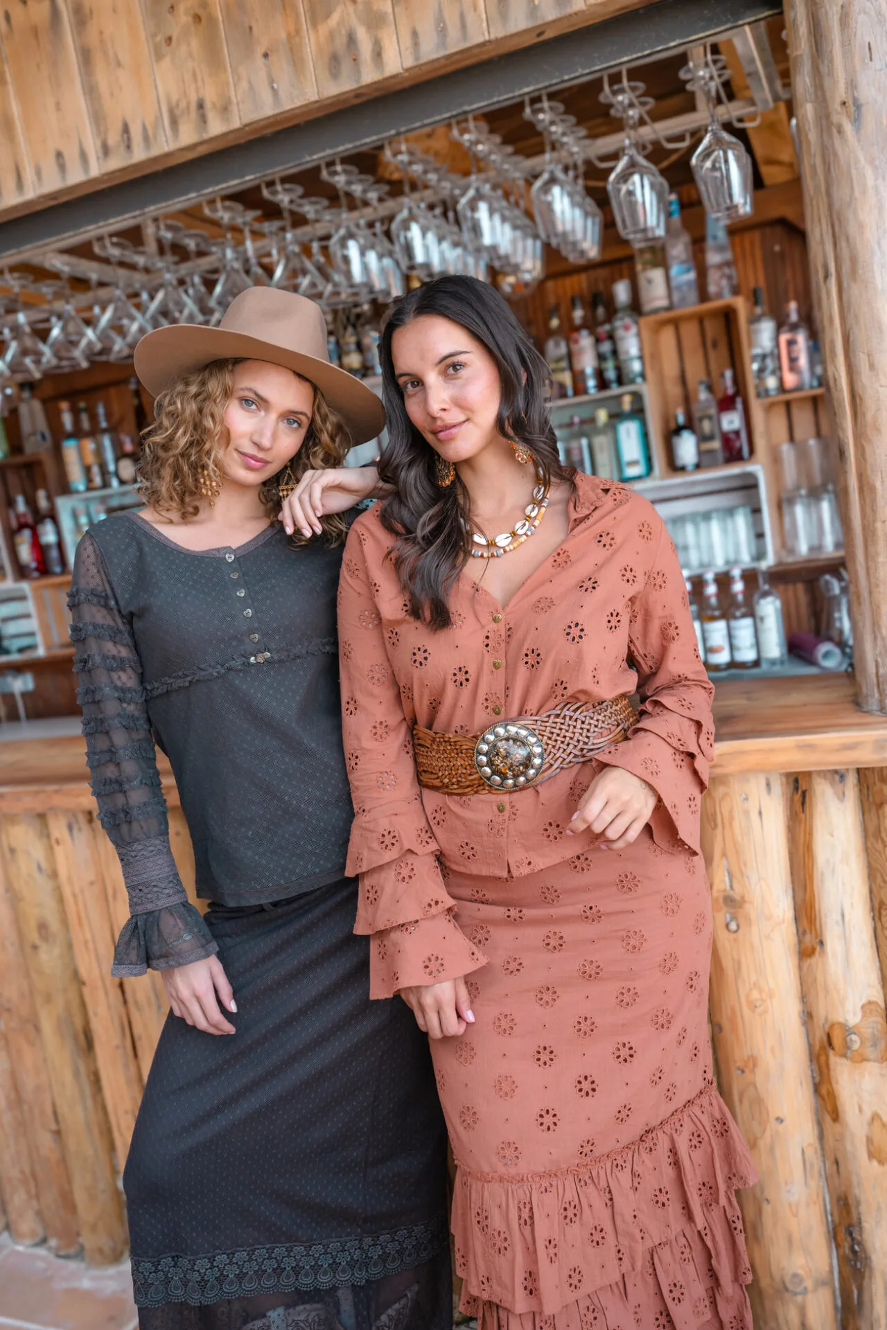 T-shirt Salina Dark Brown - Isla Ibiza Bonita 6 T-shirt Salina Dark Brown - Isla Ibiza Bonita - Afbeelding 6